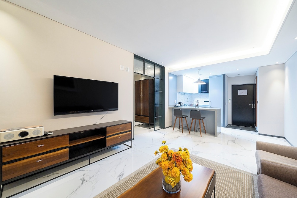 Gloucester Hotel Cheongju 29/37
