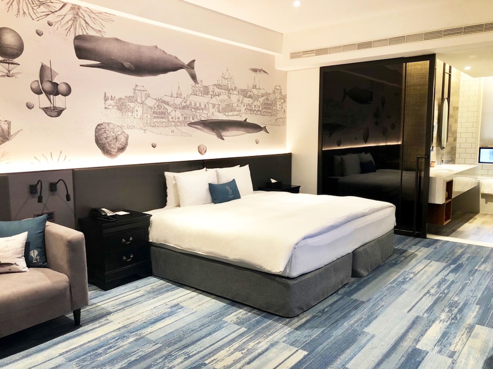 BUSINESS, KING BED