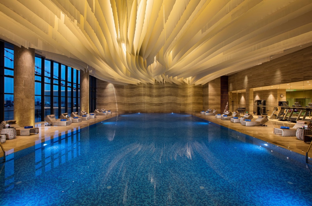 HILTON WUHAN RIVERSIDE 28/79