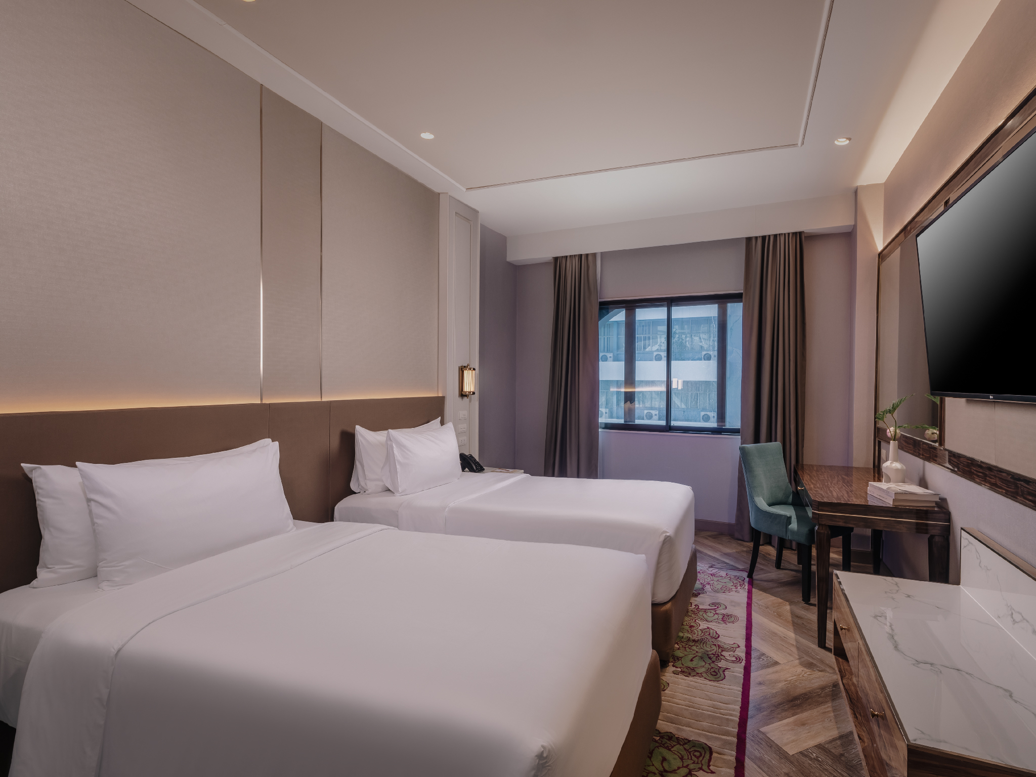 SUPERIOR ROOM