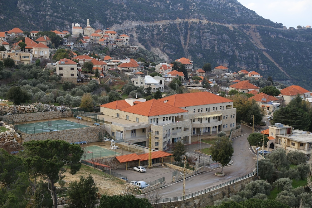 Douma Hotel 7/59