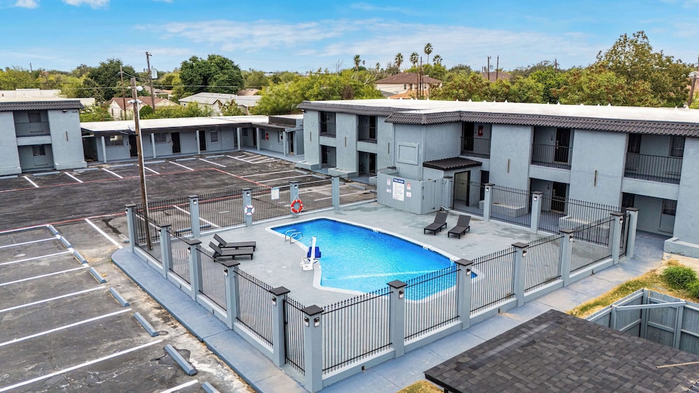 GuestHouse Extended Stay Laredo 32/42