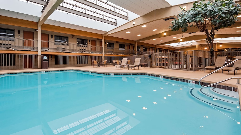 Best Western Plus Raton Hotel 33/43