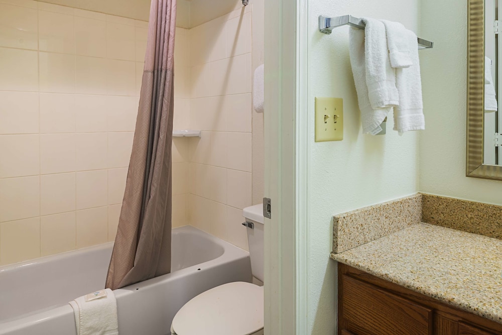 Studio 6 Extended Stay - Greensboro, NC 42/47