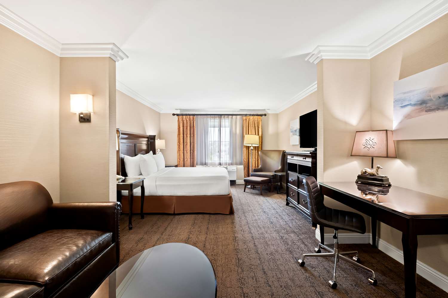غرفة بسرير كينج مع أريكة، Best Western Ontario Mills 3/3