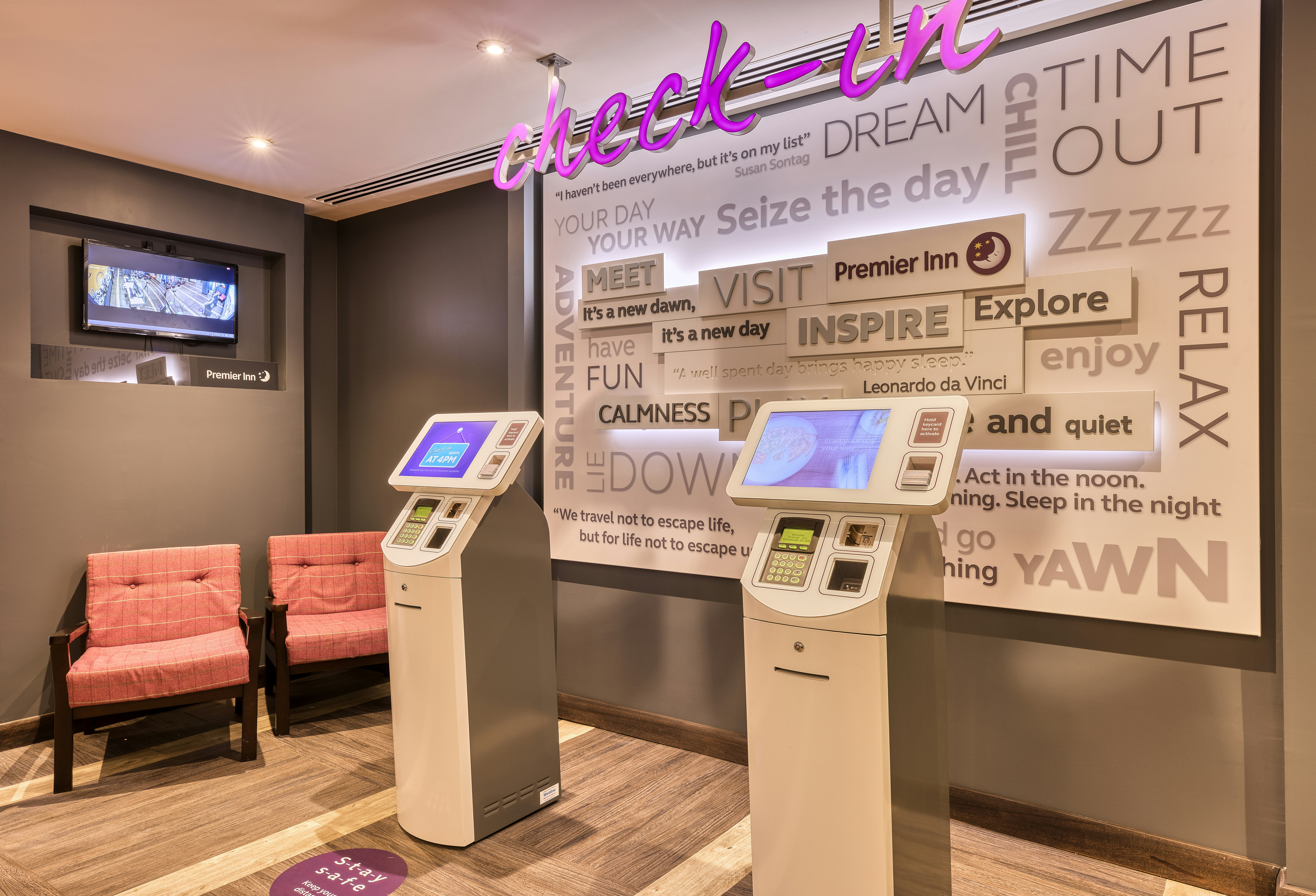 Premier Inn Edinburgh City Centre (Waverley) Hotel 31/34