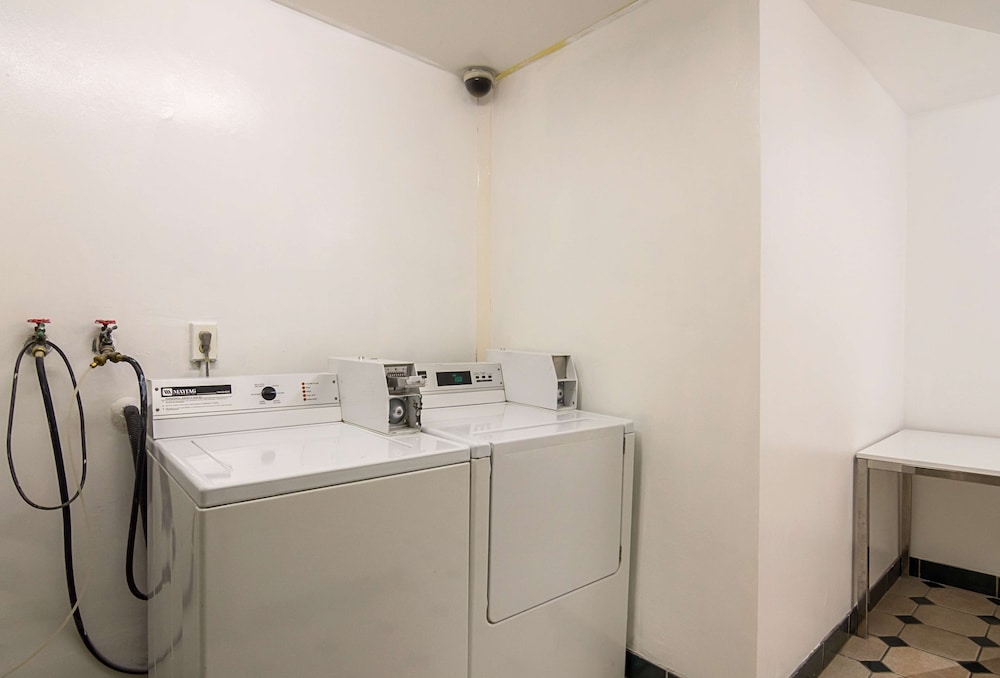 Studio6 Concord, CA 11/48