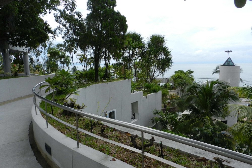 Alex Group Jomtien Plaza Condotel photo3