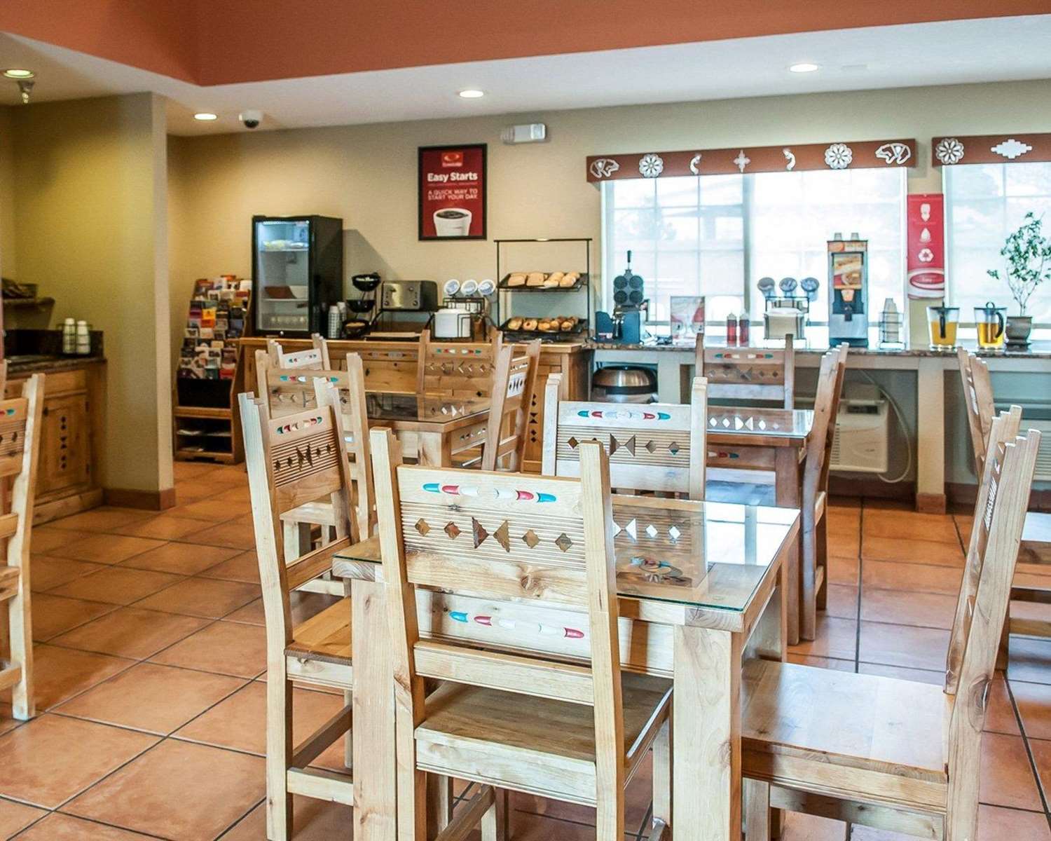Econo Lodge Inn & Suites Santa Fe, NM 22/30