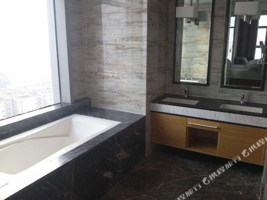 Hotel Conrab (Ganzhou Wanxiang) 57/58