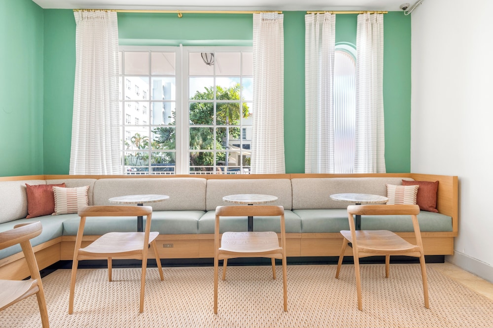 Corendon South Beach Miami 46/61