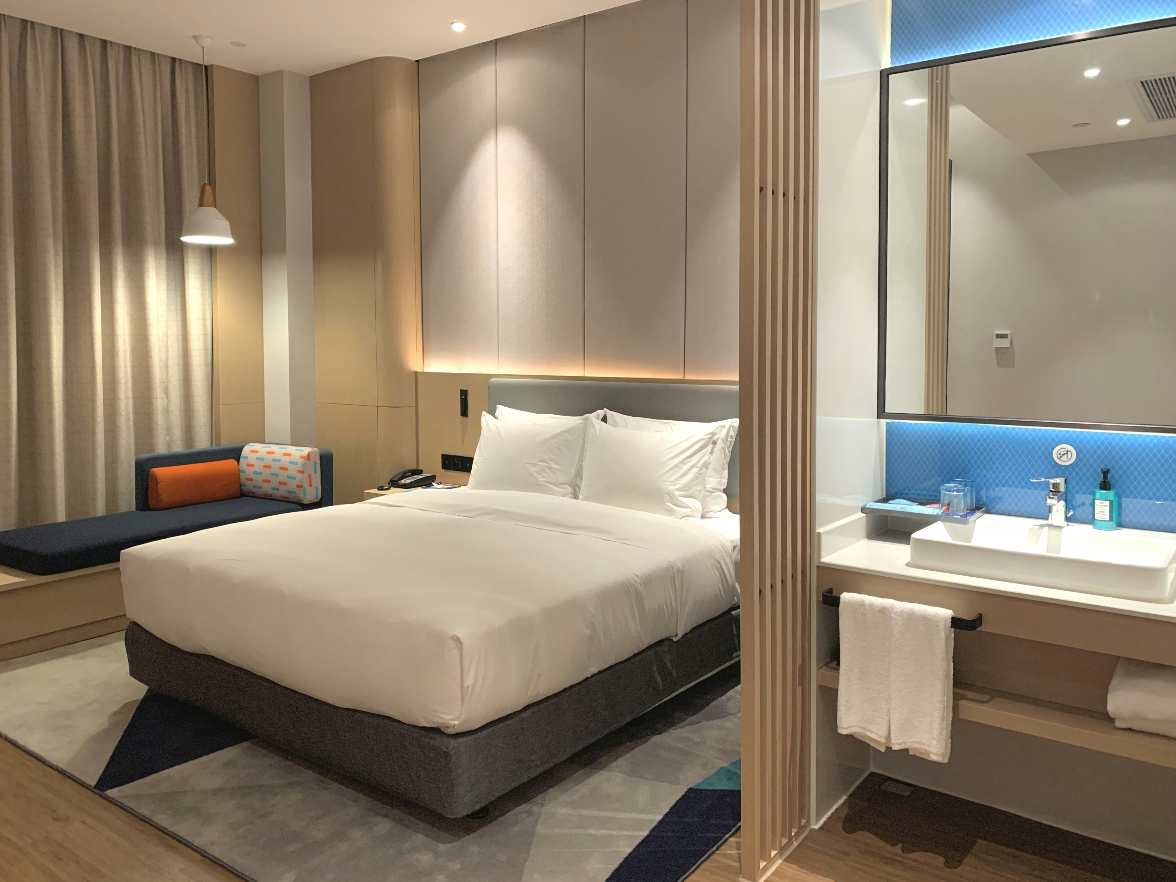 Holiday Inn Express Dongguan Marina Bay 24/58
