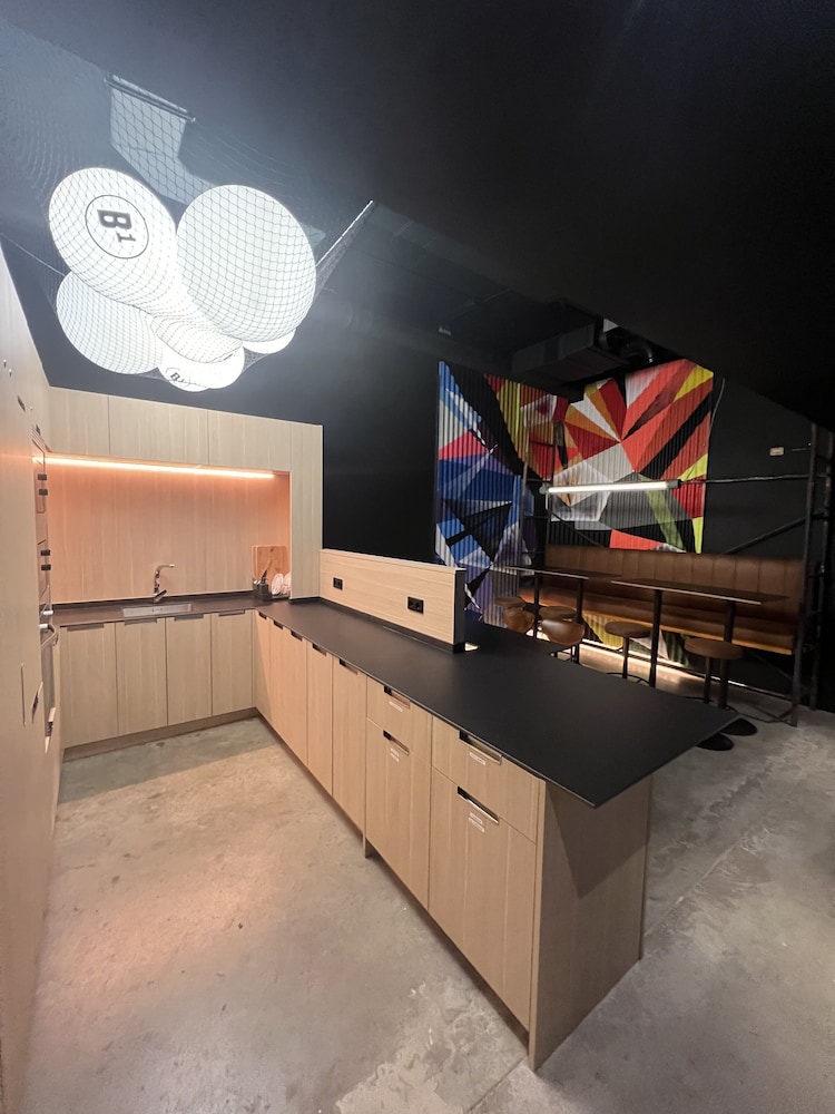 Bastardo Hostel 3/61