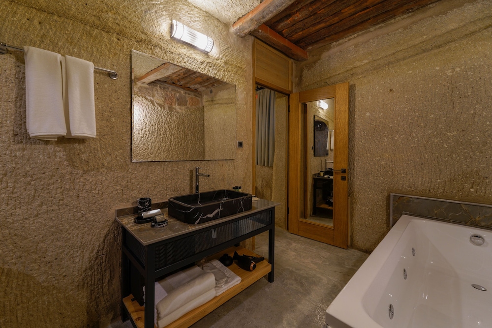 The Niche Cave Hotel +12 Adult 41/50
