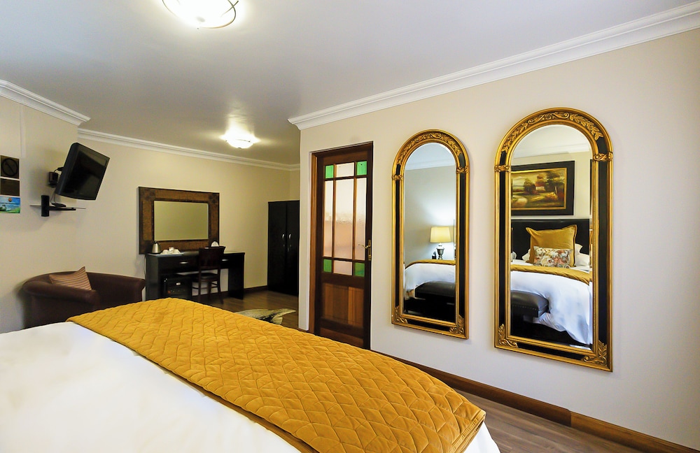 Executive, King Bed, Sunward Park Guesthouse 8/10