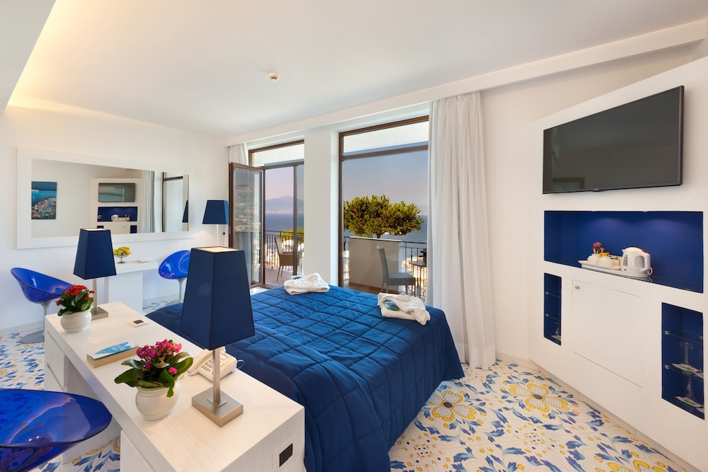 Grand Hotel President 32/69