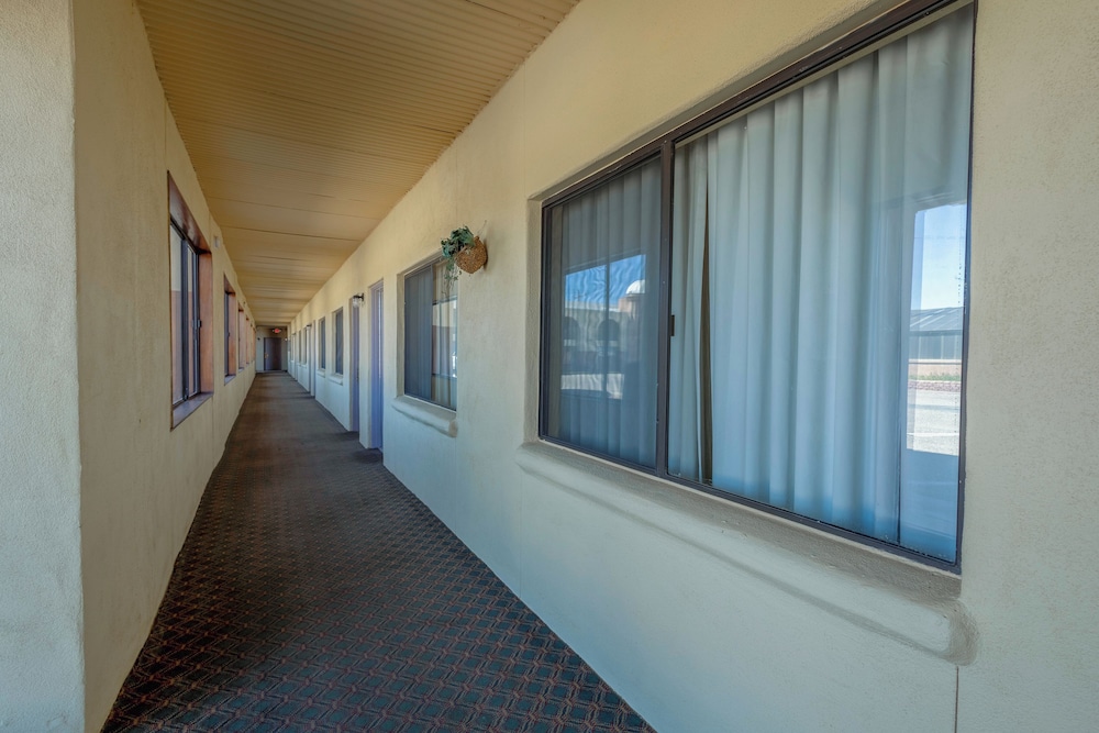 Royal Holiday Motel By Belvilla Gallup I-40 27/50