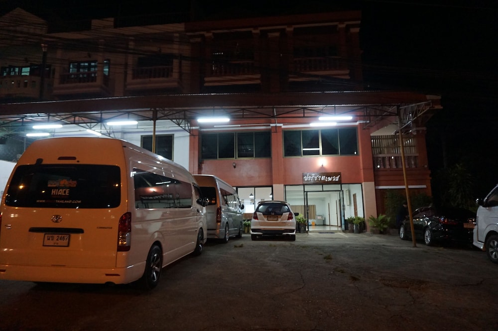 Parichart Place 25/28