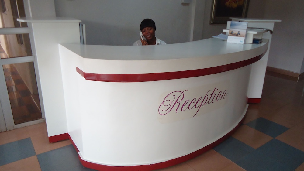 Wadoma Royale Hotel 4/18