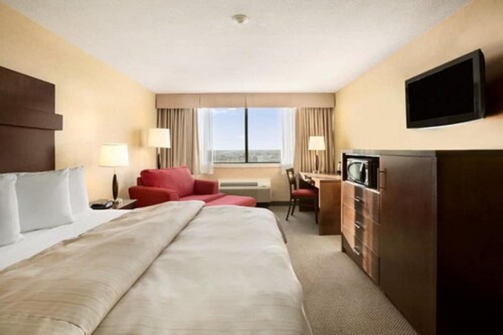 Senator Hotel And Conference Centre 12/29
