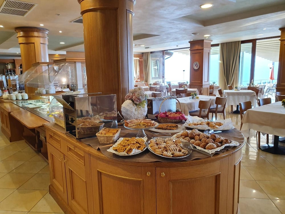 Hotel Pineta Campi 72/90