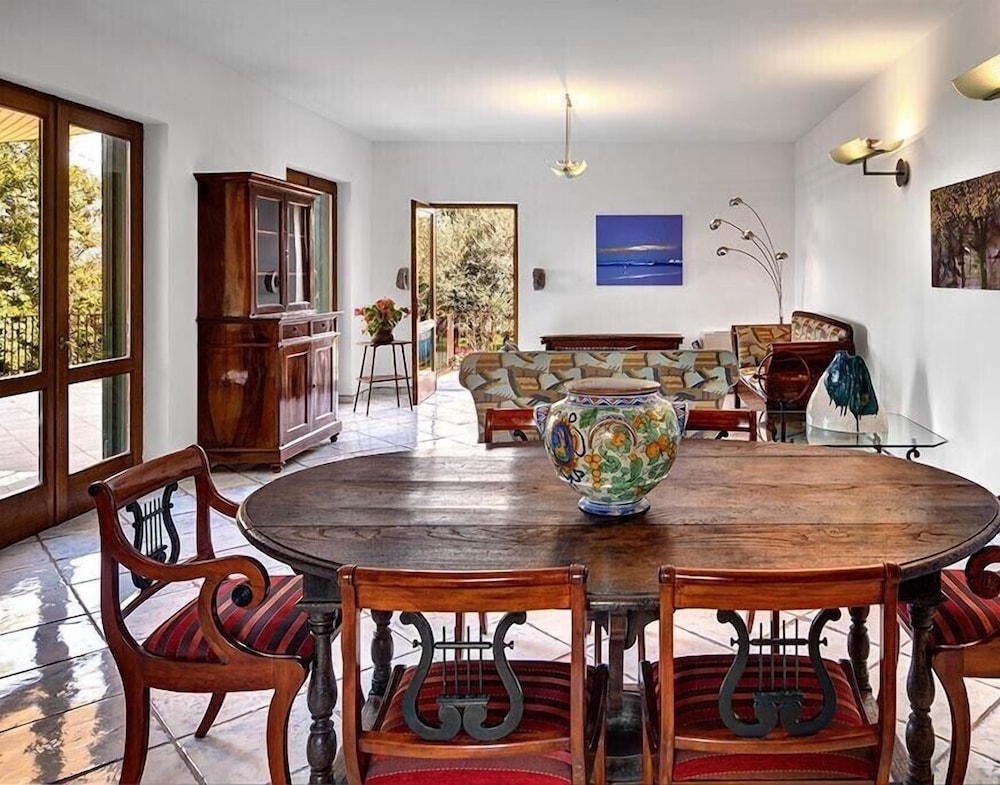 Villa Vesuvio 20/29