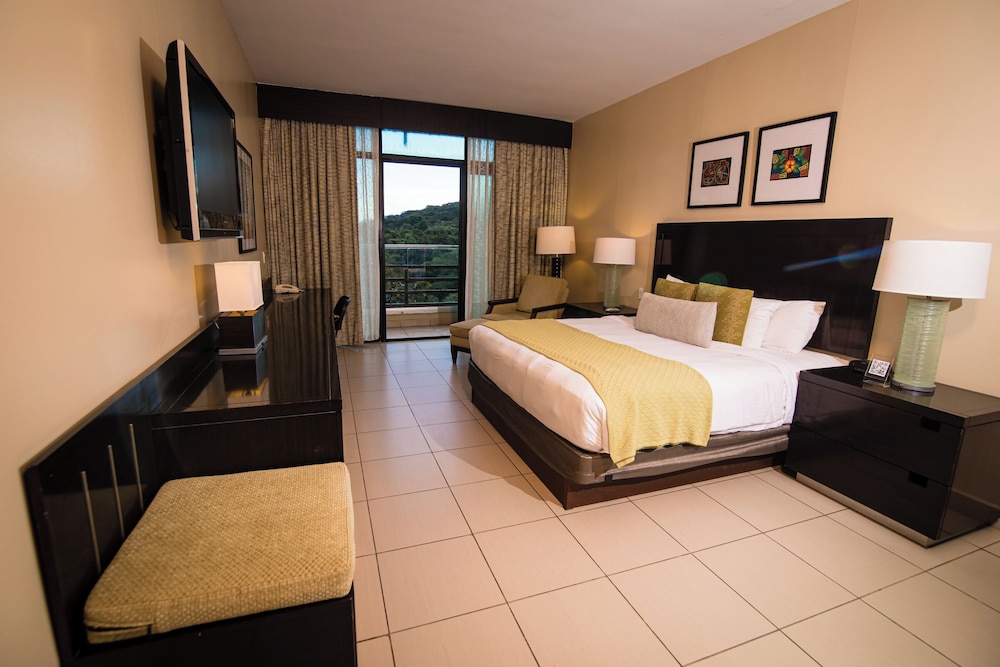 DELUXE, RAINFOREST VIEW, BALCONY