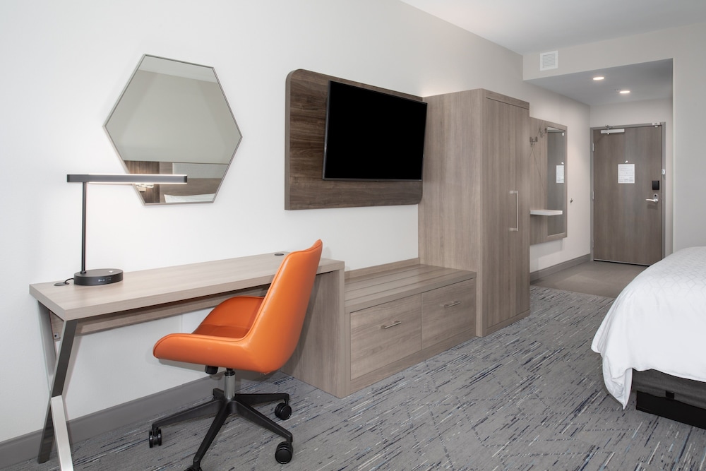 Holiday Inn Express & Suites Burley 34/37