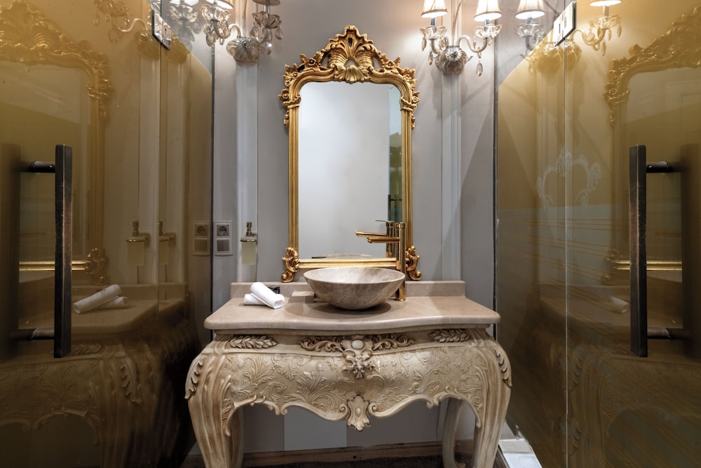 Elegance East Hotel Boutique Class 40/70
