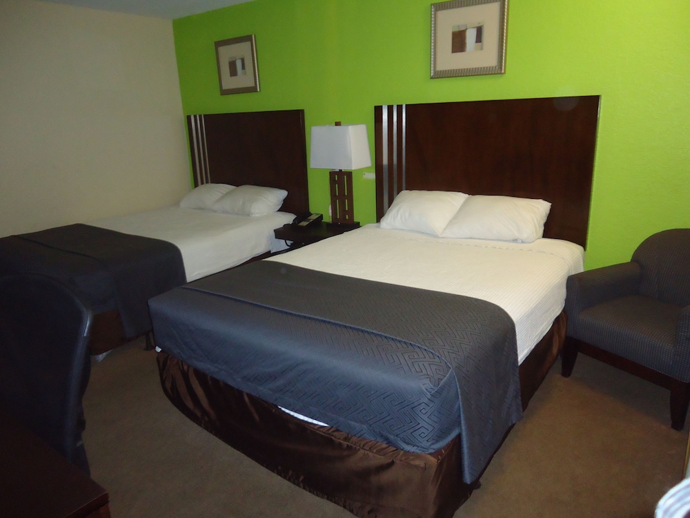 Econo Lodge 16/37