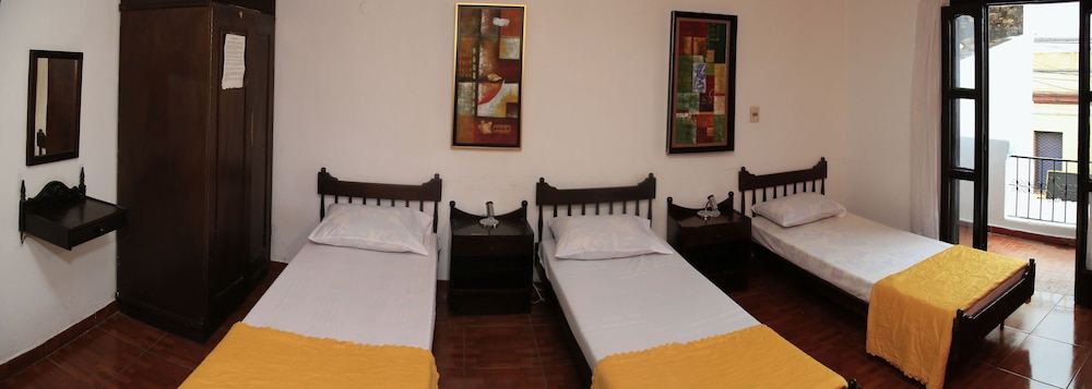 COSTANERA HOSTEL ASUNCION 45/53