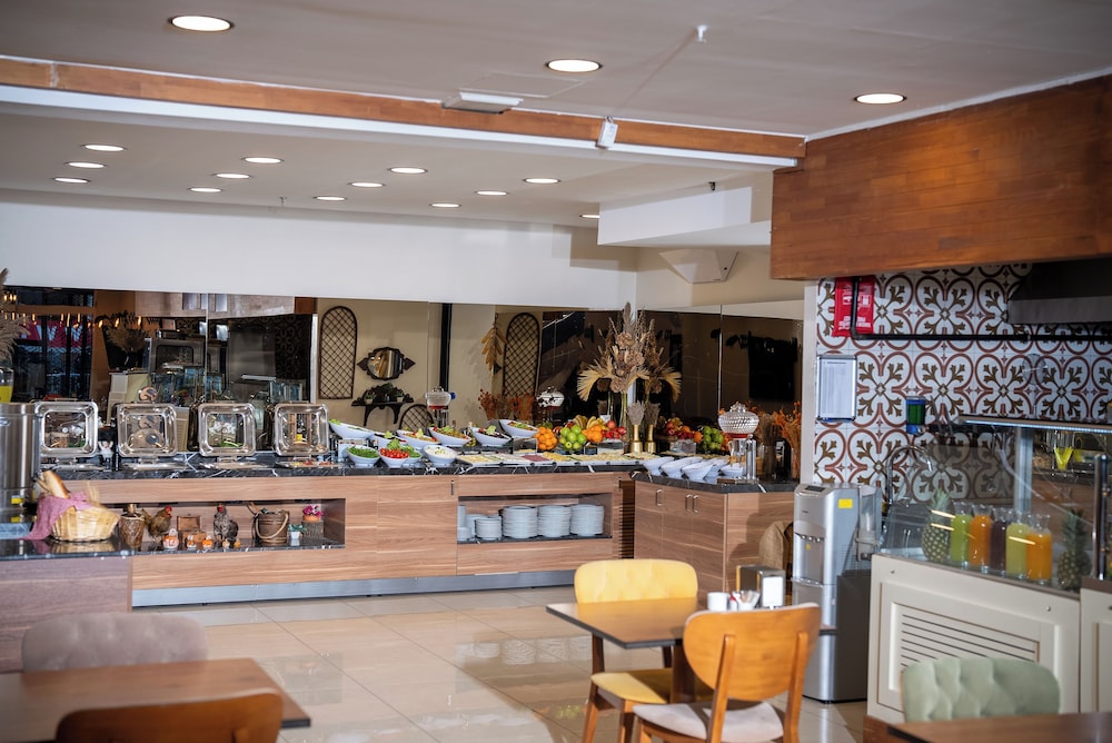 Mari Suites Hotel 58/63