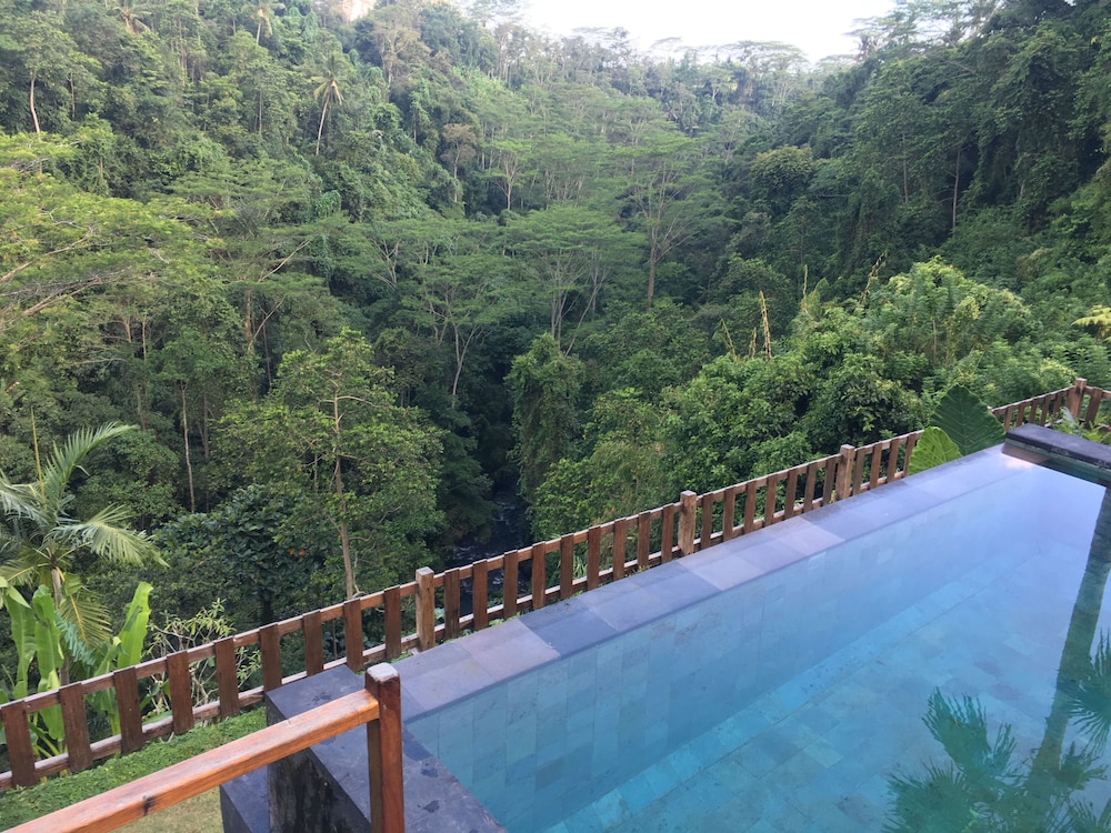 Ubud Valley Boutique Resort 59/64
