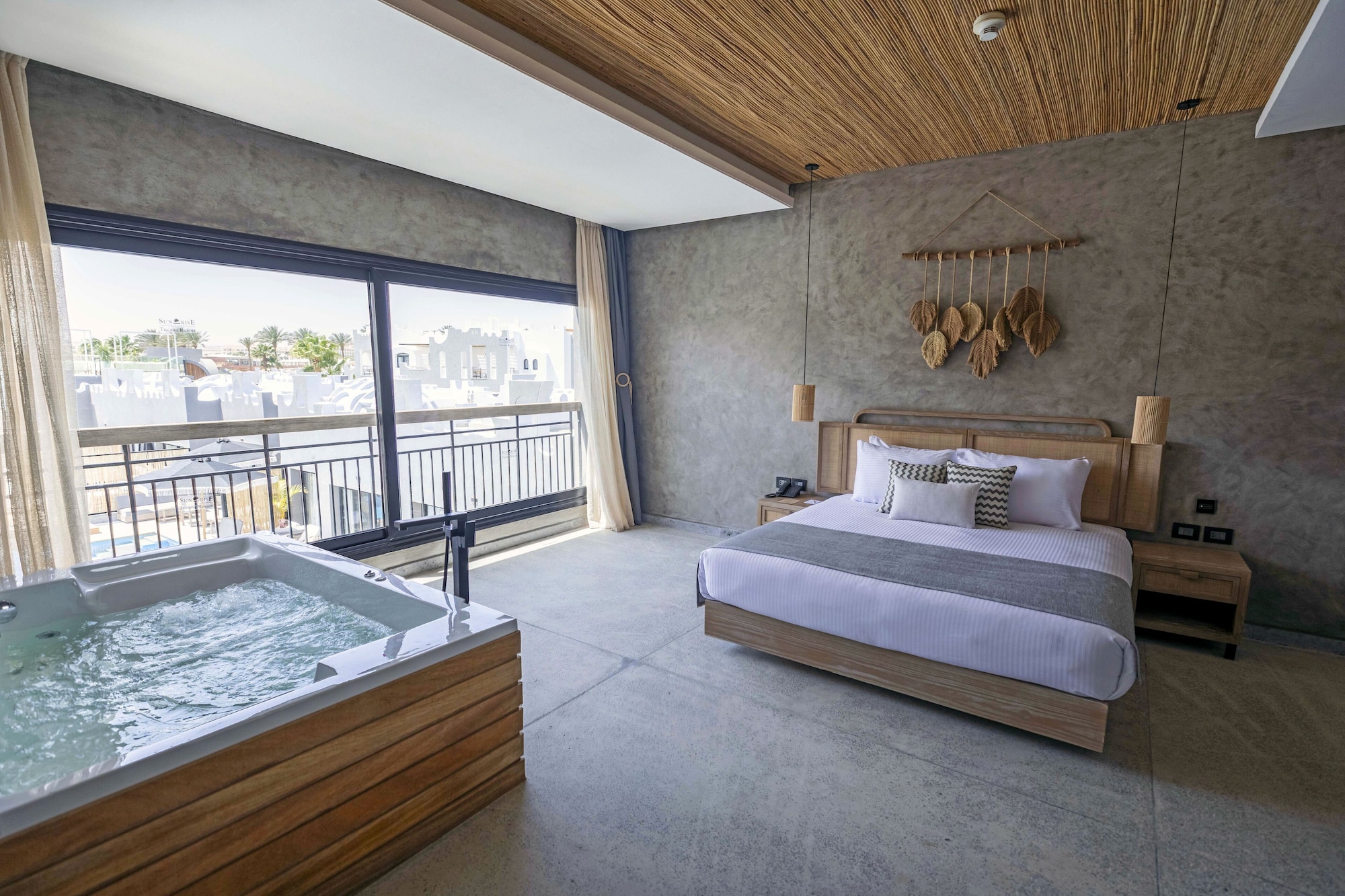 Executive Jacuzzi Suite Posh Club