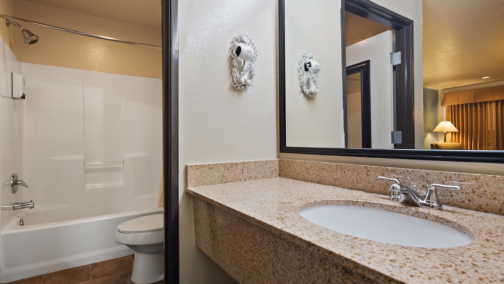 Best Western Regency Inn and Suites 12/22