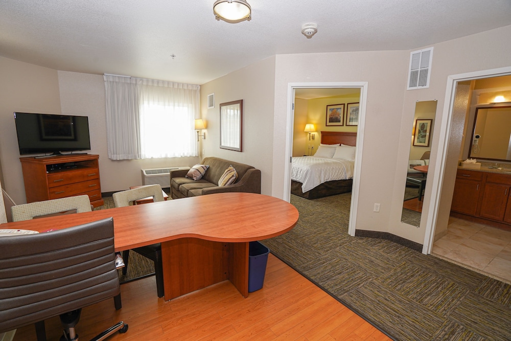 Candlewood Suites Boise Towne Square 34/47