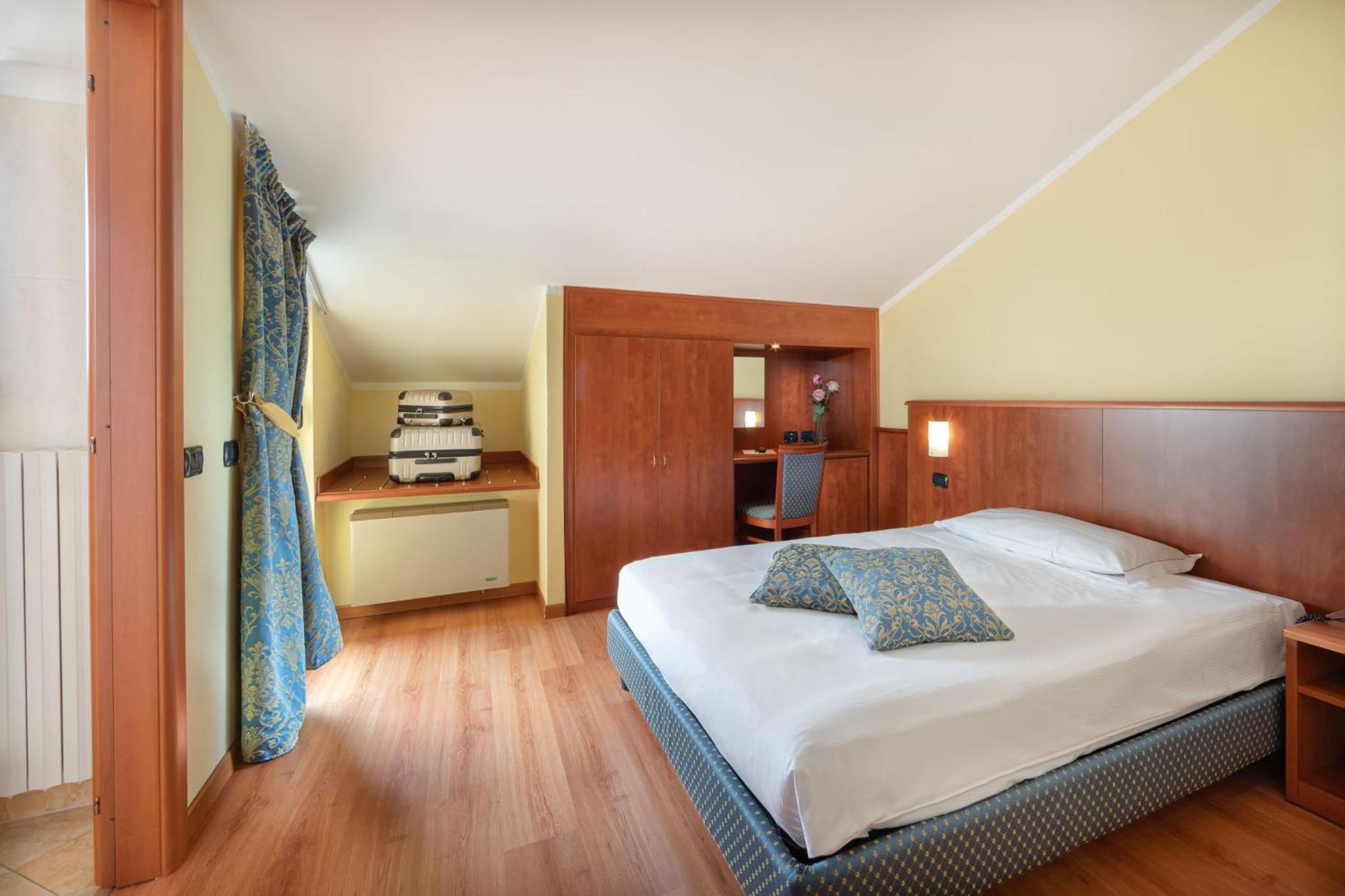 Room, Queen Bed, Accessible