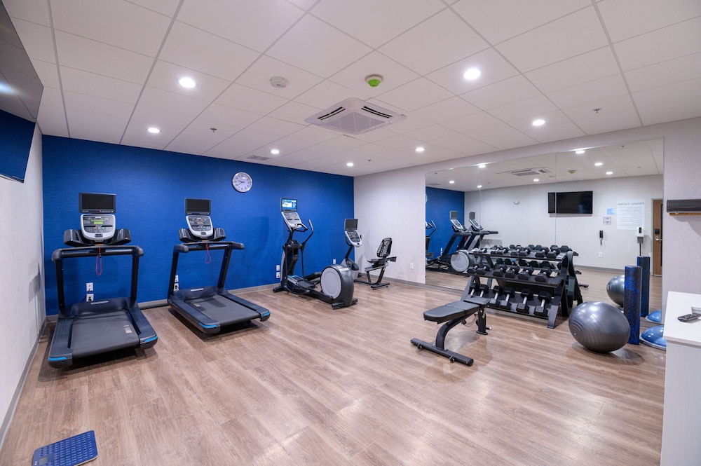 Holiday Inn Express And Suites Dayton East Beavercreek 30/46
