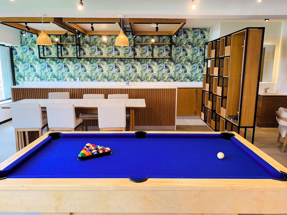 swimming pool spa