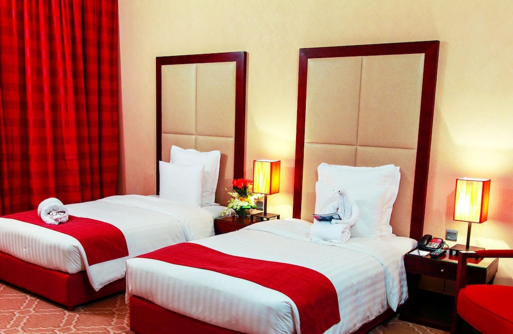 Grand Regal Hotel 8/60