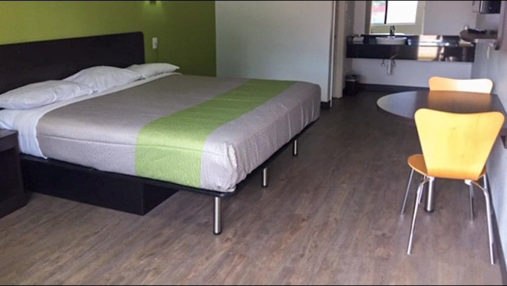 Motel6 Irving, TX - Loop 12 13/31