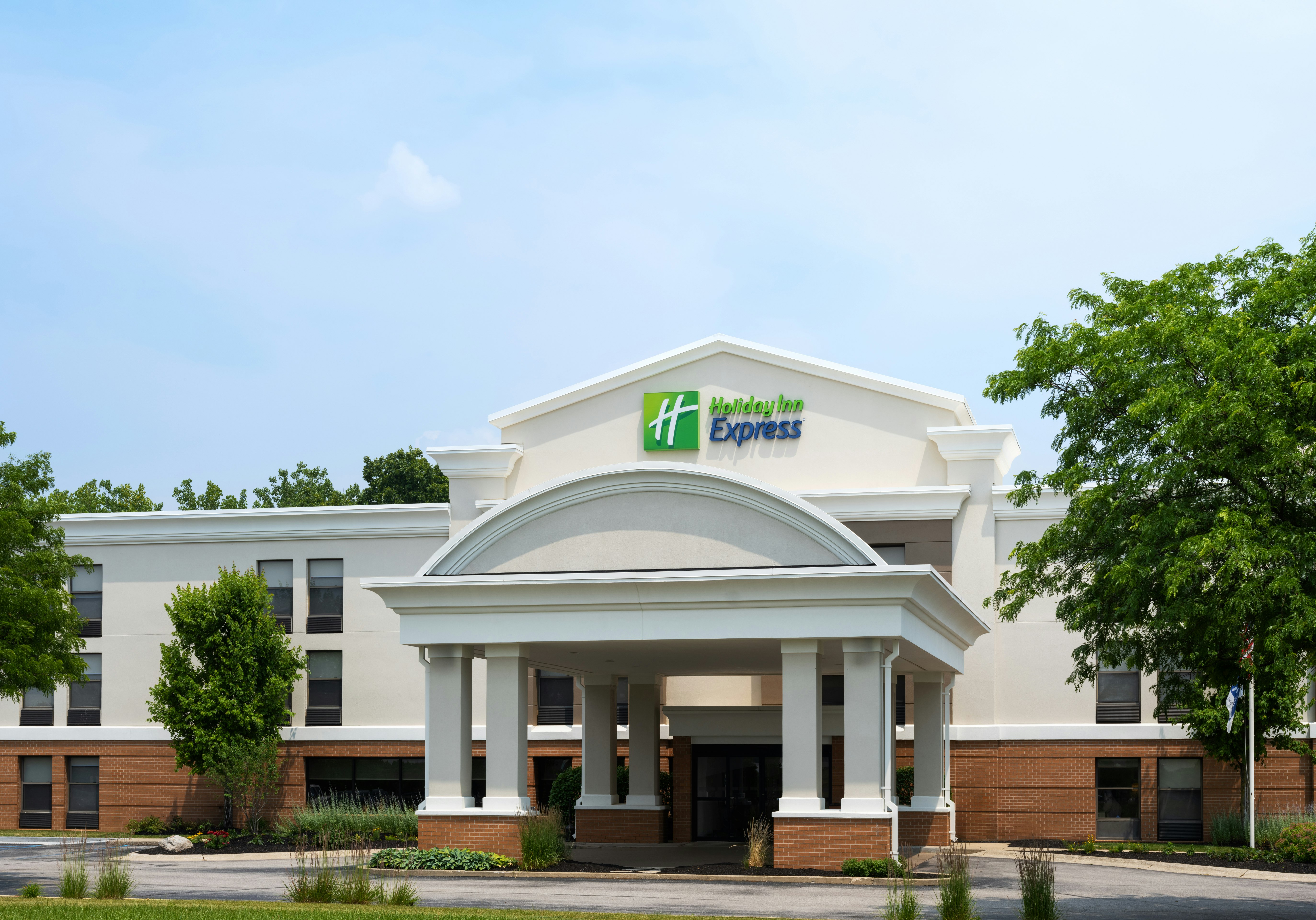 Holiday Inn Express Indianapolis Airport 2/80