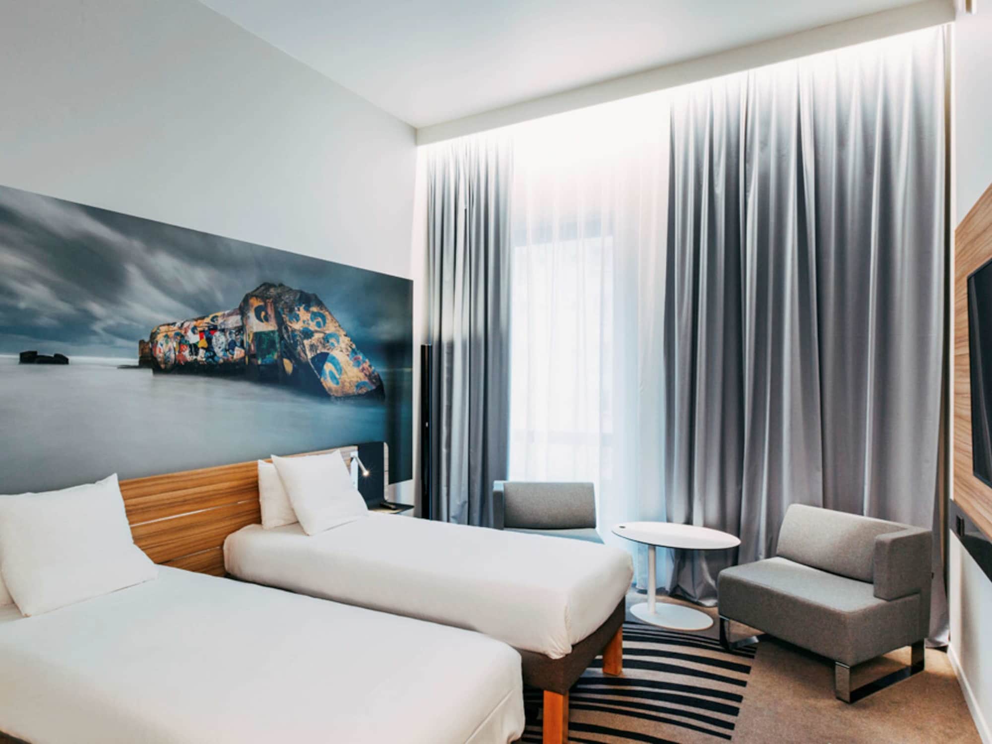 SUPERIOR, DOUBLE BED