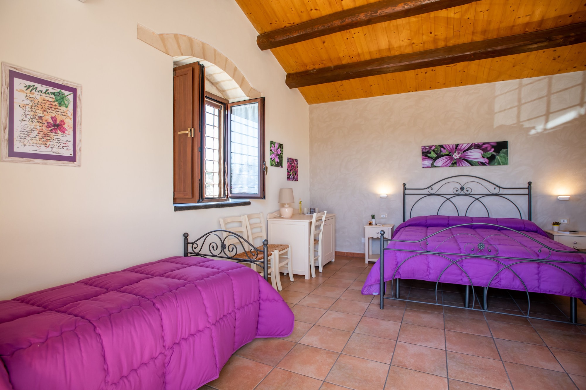 COMFORT, TRIPLE, GARDEN AREA