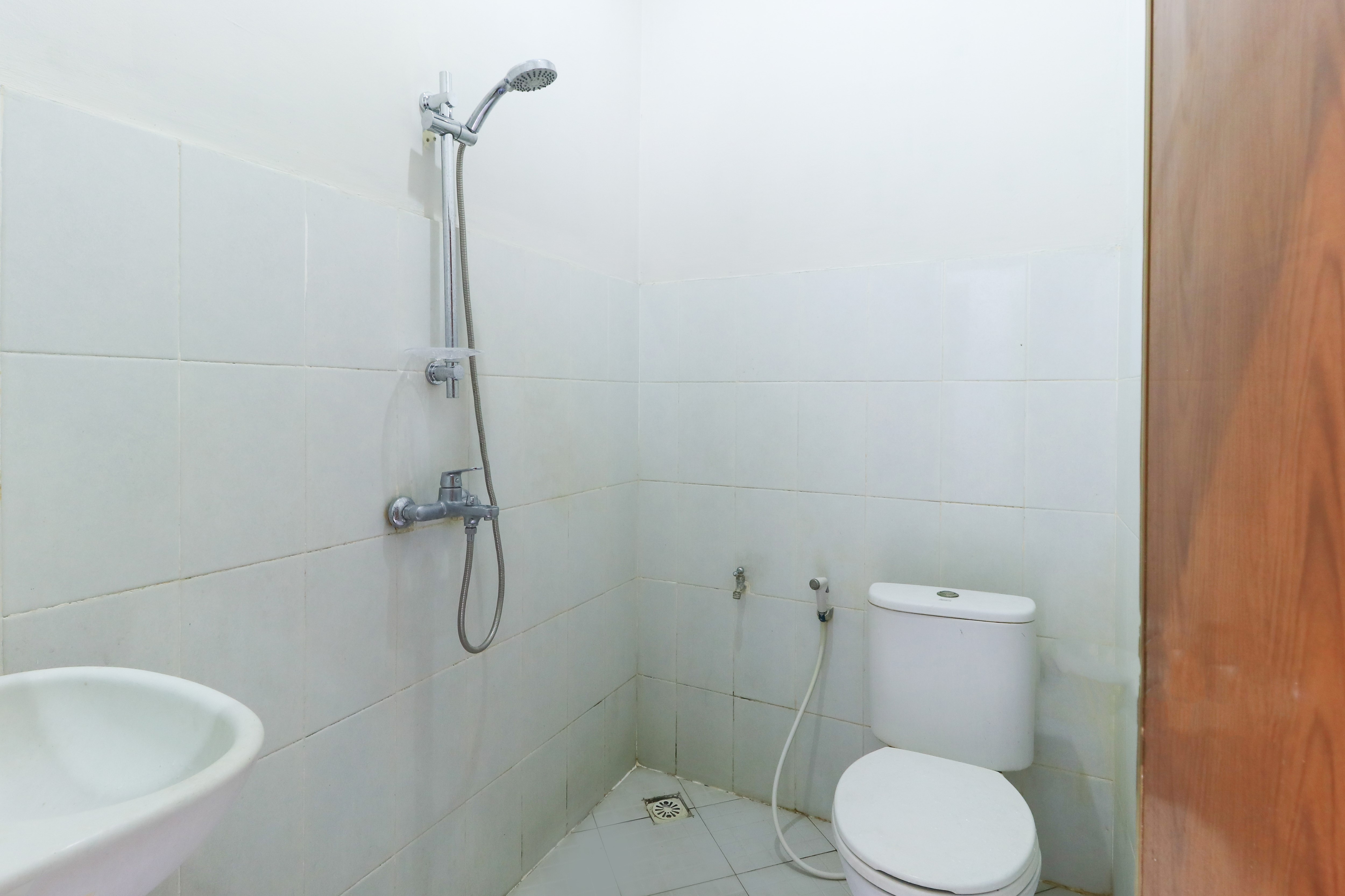 Hotel Warta Putra by ZUZU 30/32