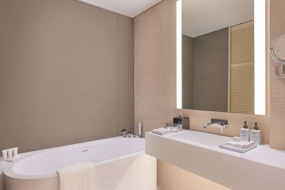 Radisson Beach Resort Palm Jumeirah 46/49