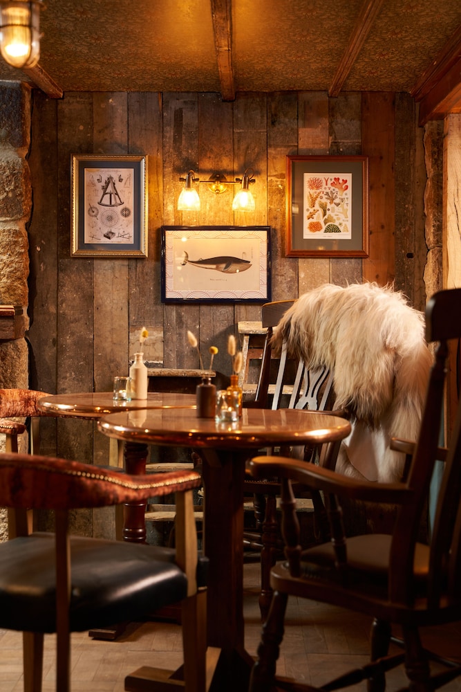 Harbour Inn 33/48