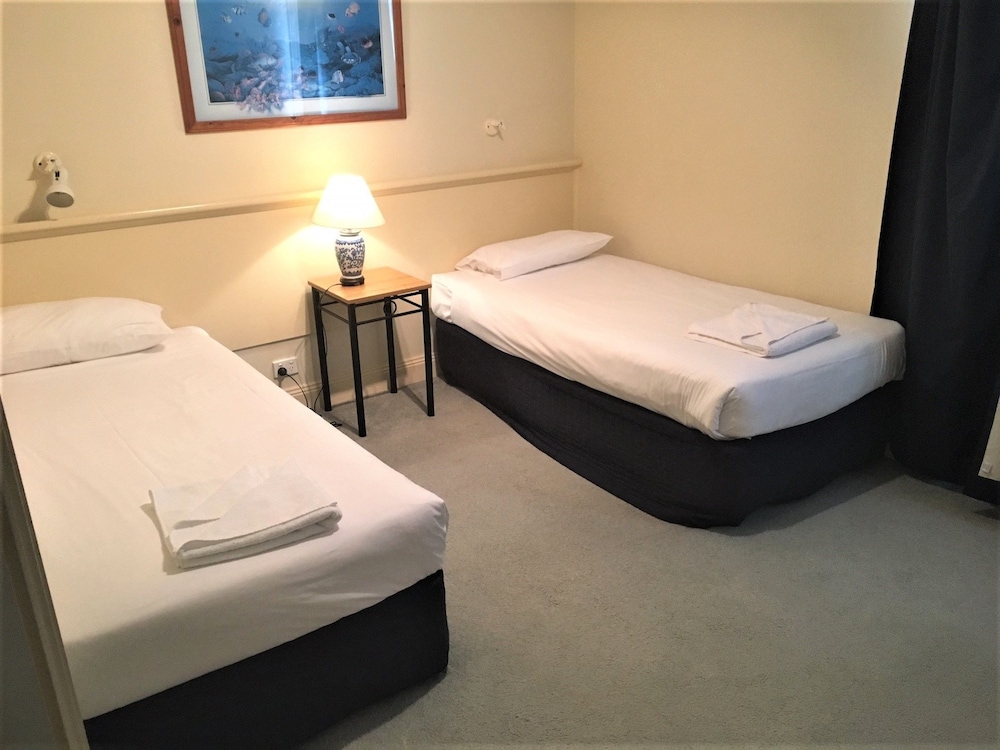 Mercure Lake Macquarie Raffertys Resort 21/74