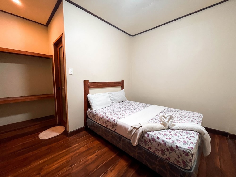 Novie Apos S Tourist Inn 13/50