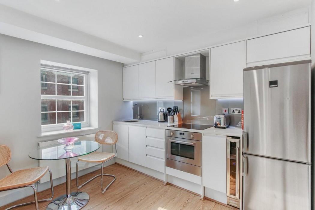 Cleveland Street by Aeria Apartment 5/33